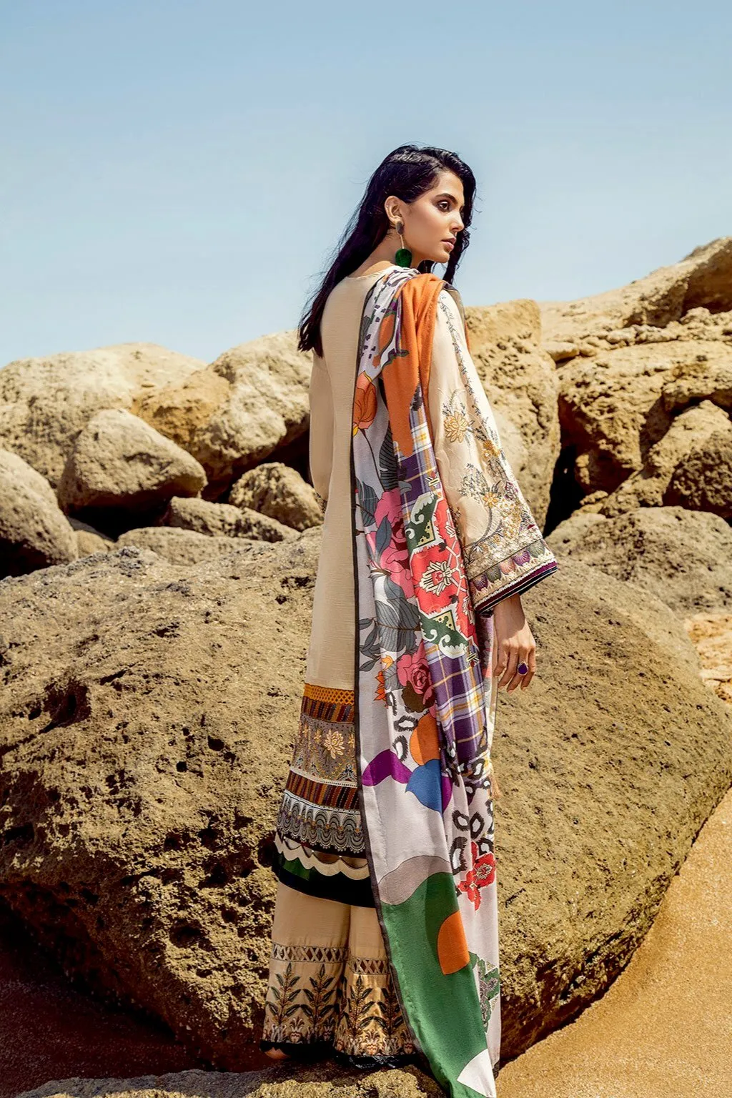 Baroque Khaddar Winter Collection – BEACH BLOOM